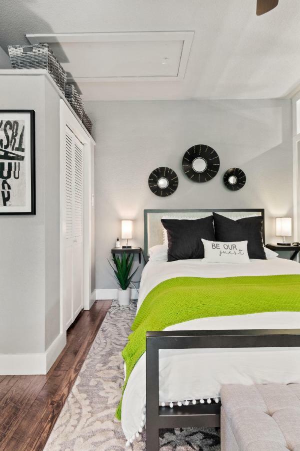 Studio A On Central Avenue Бентонвилль Экстерьер фото
